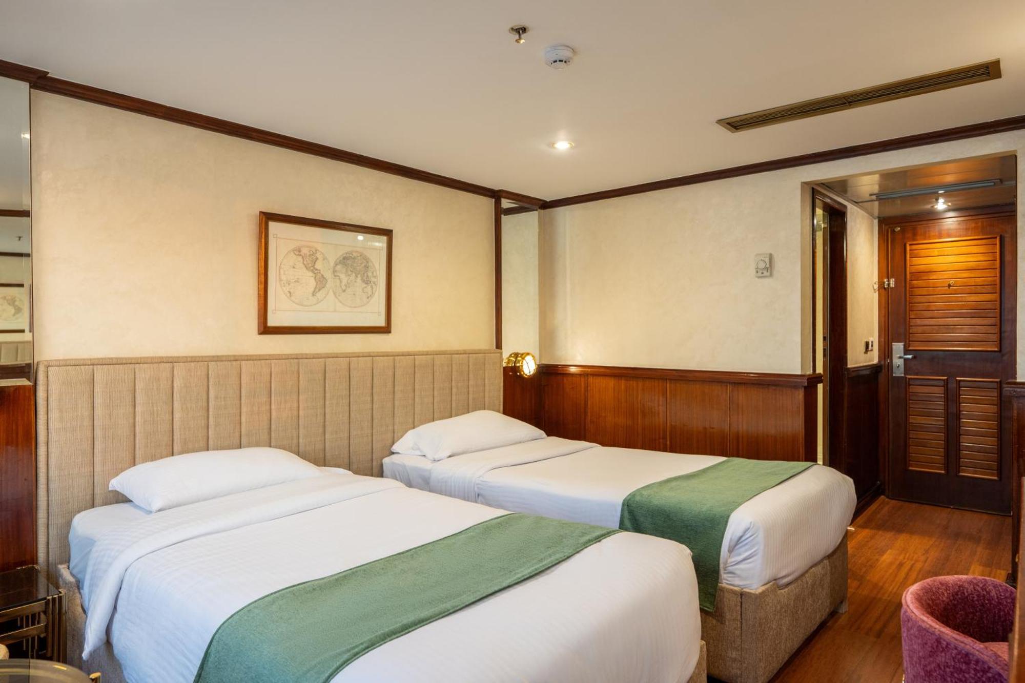 樂蜀 Magic I Nile Cruise Deluxe Boat The Scheduled Departure Is On Saturday For A 7-Day Nile Cruise酒店 外观 照片