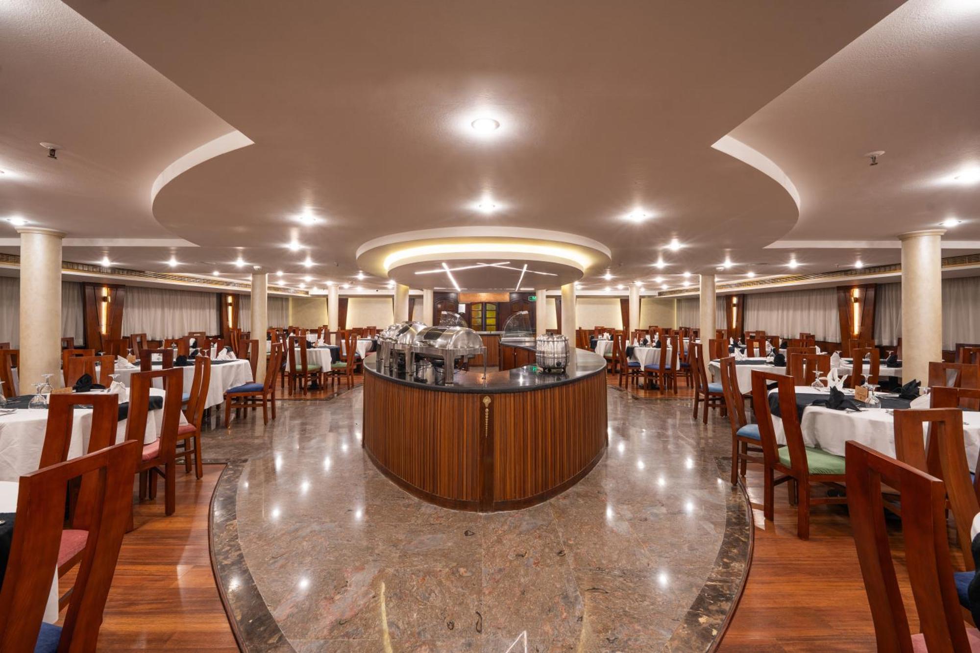 樂蜀 Magic I Nile Cruise Deluxe Boat The Scheduled Departure Is On Saturday For A 7-Day Nile Cruise酒店 外观 照片