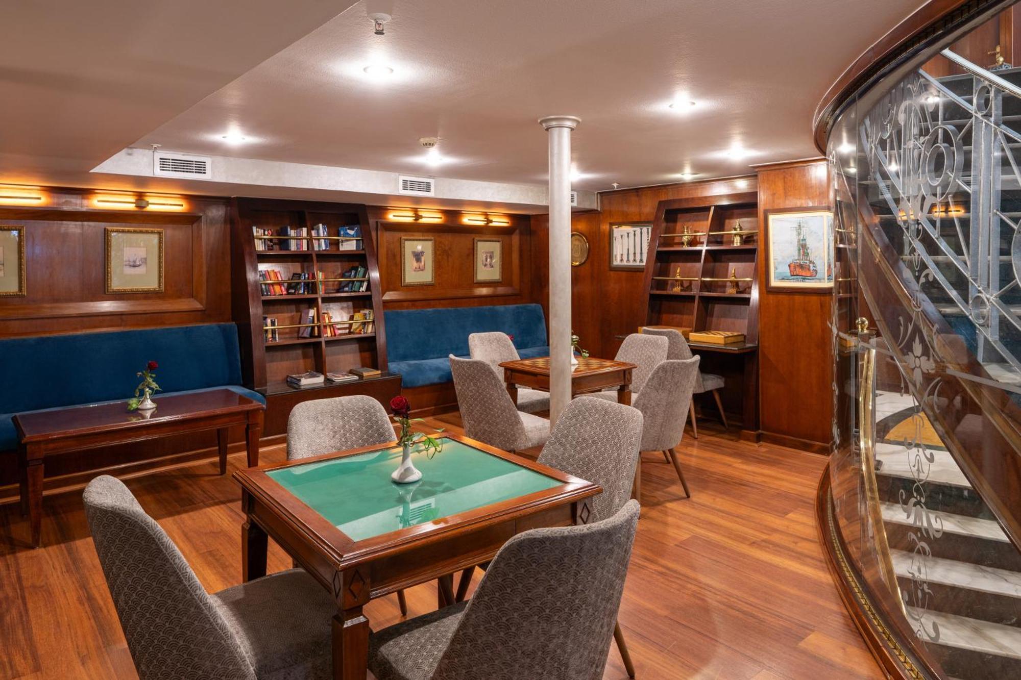 樂蜀 Magic I Nile Cruise Deluxe Boat The Scheduled Departure Is On Saturday For A 7-Day Nile Cruise酒店 外观 照片